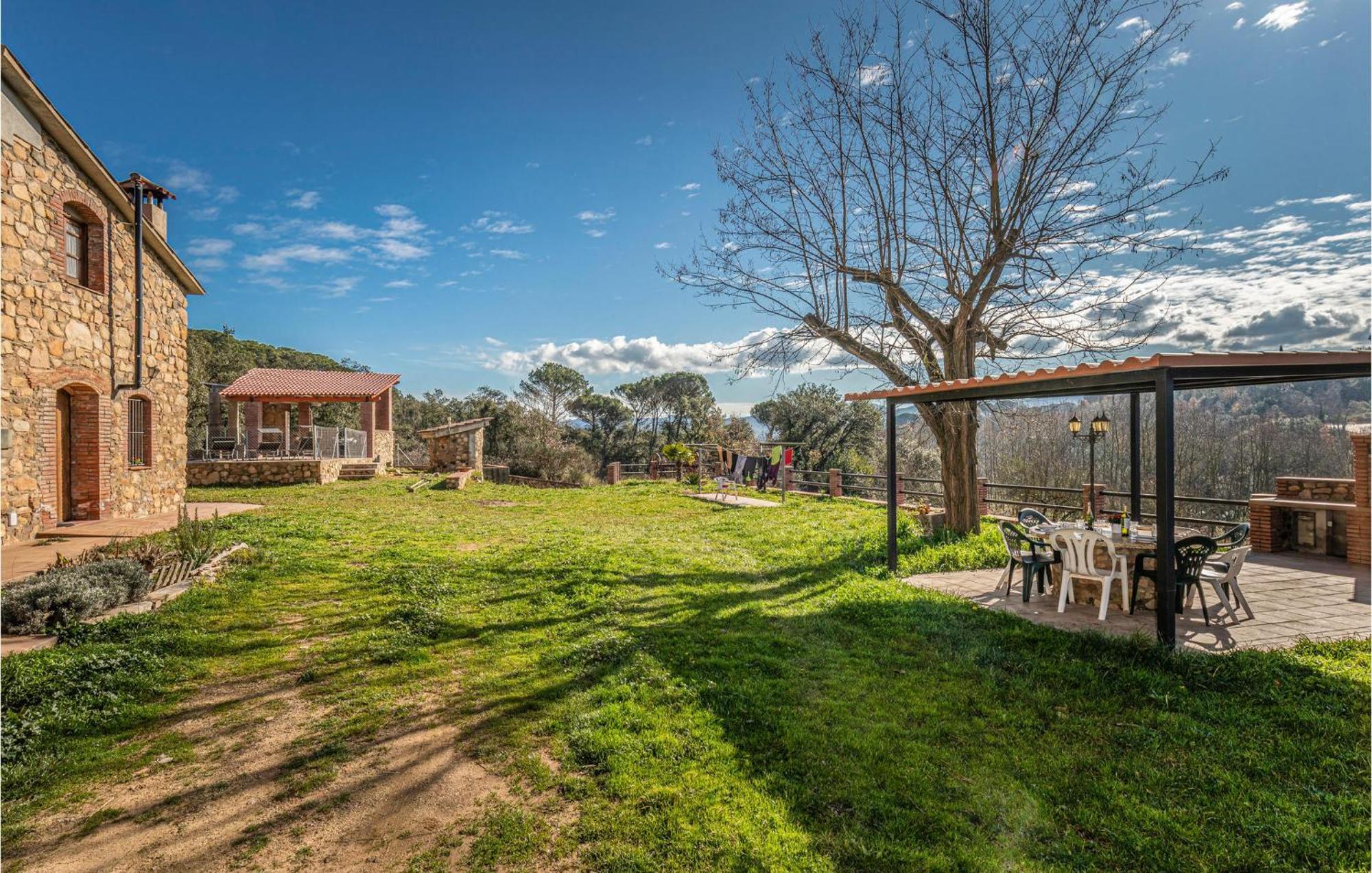 Awesome Home In Riells I Viabrea With Wifi Breda Exterior photo